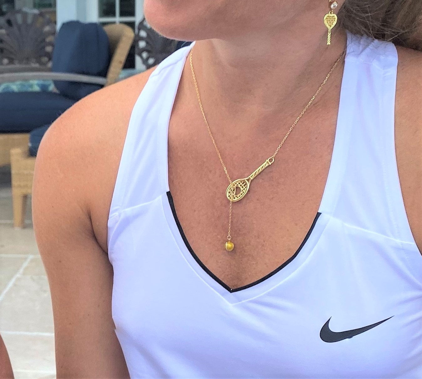 nike swoosh pendant